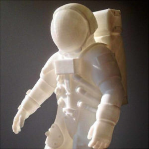 Фото 3д печати фигурки космонавта